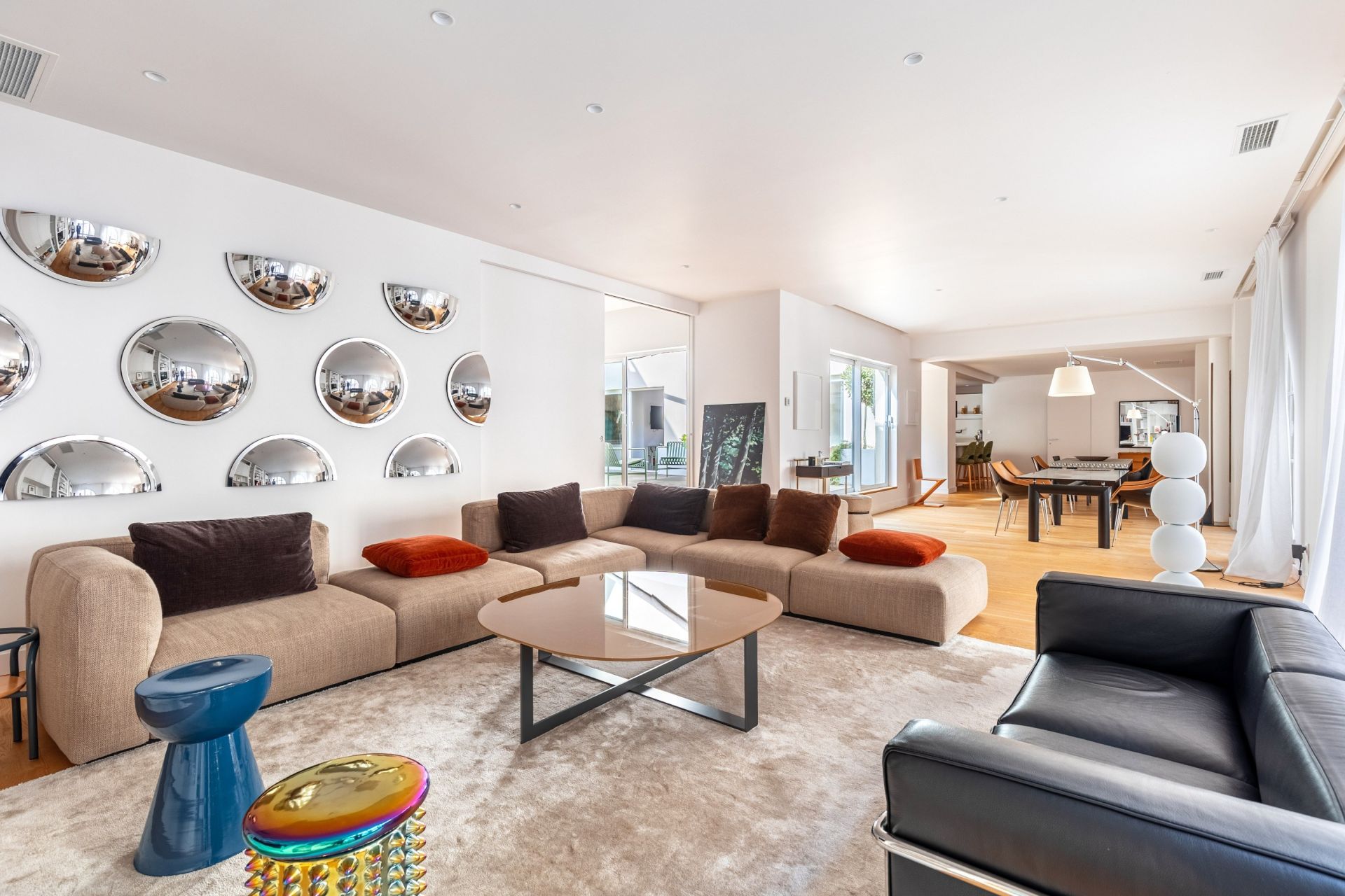 luxury apartment 5 Rooms for sale on BORDEAUX (33000)