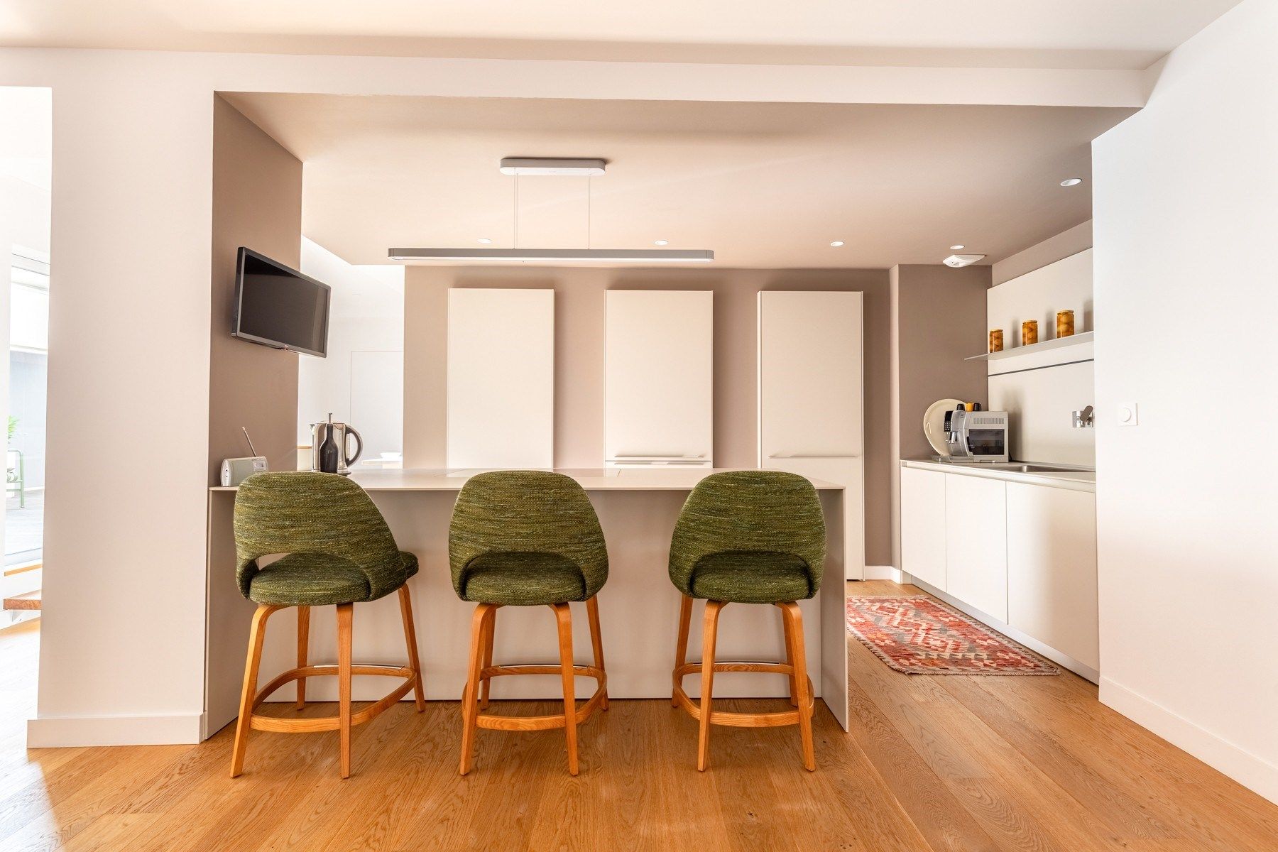 luxury apartment 5 Rooms for sale on BORDEAUX (33000)