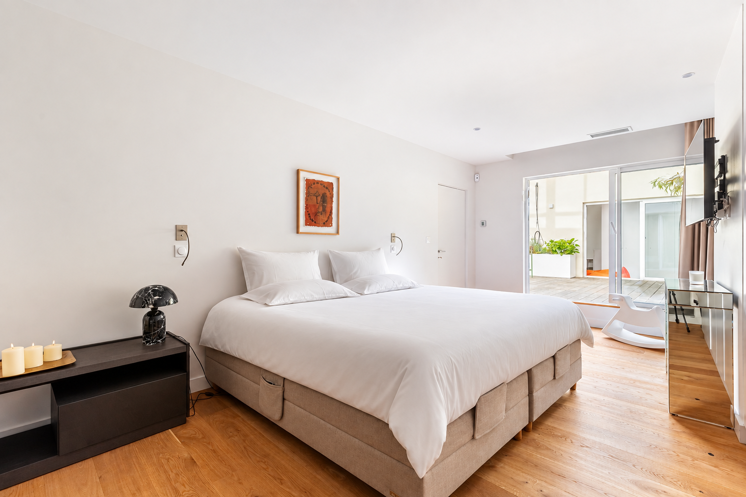 luxury apartment 5 Rooms for sale on BORDEAUX (33000)
