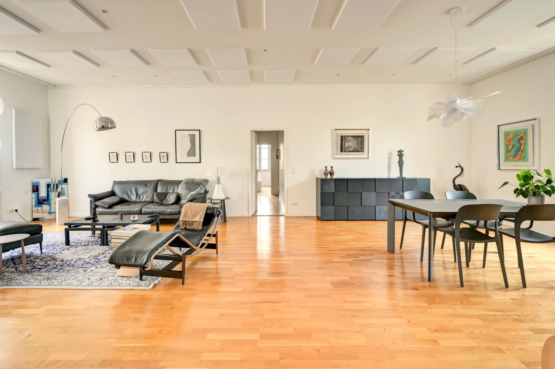 luxury apartment 5 Rooms for sale on AIX EN PROVENCE (13100)