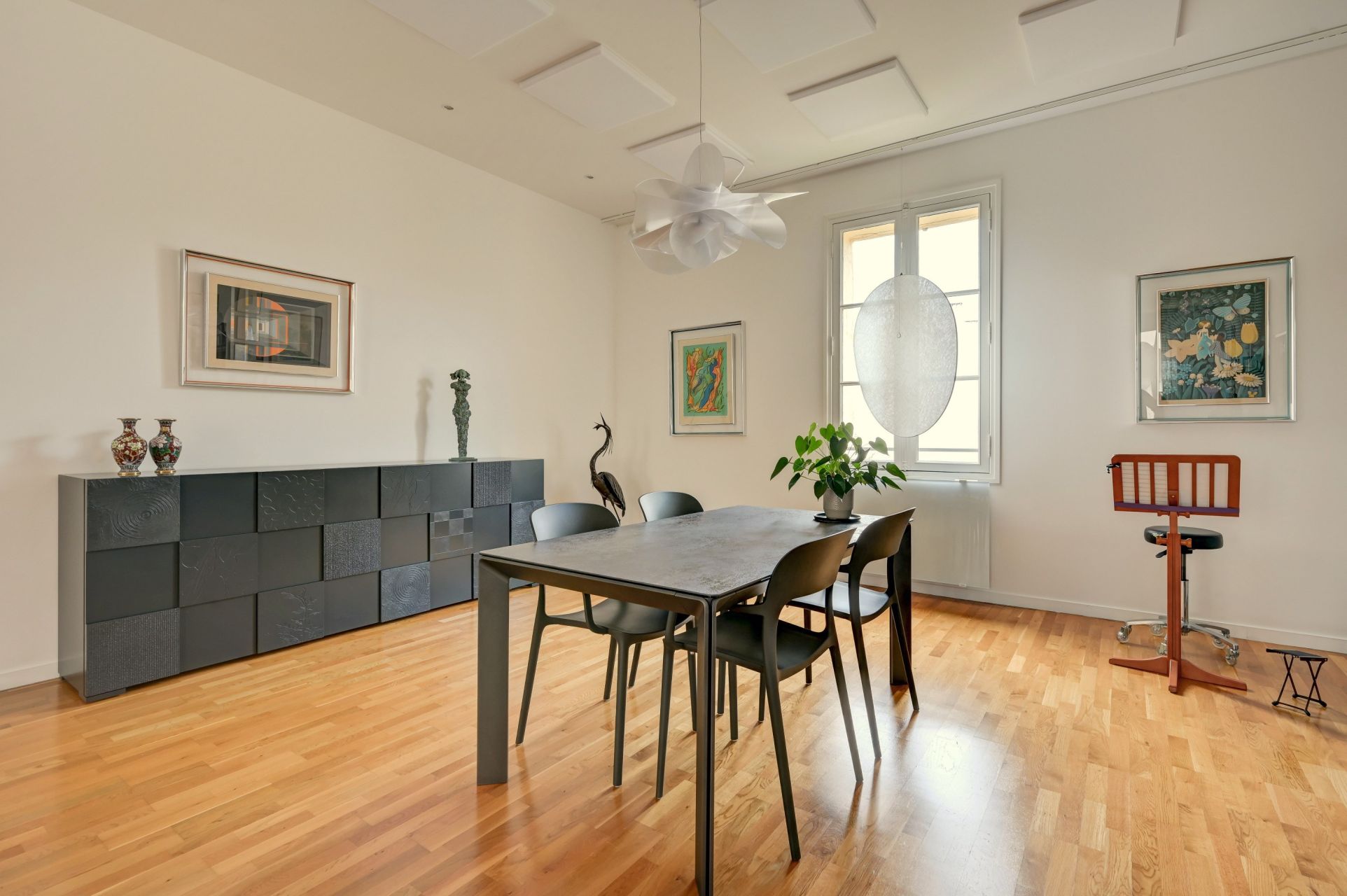 luxury apartment 5 Rooms for sale on AIX EN PROVENCE (13100)