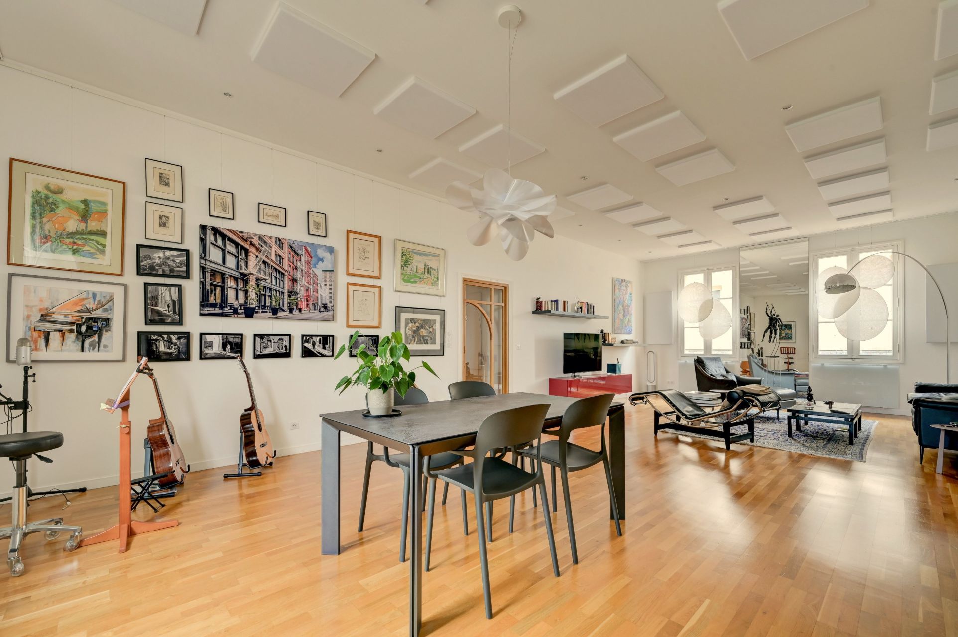 luxury apartment 5 Rooms for sale on AIX EN PROVENCE (13100)