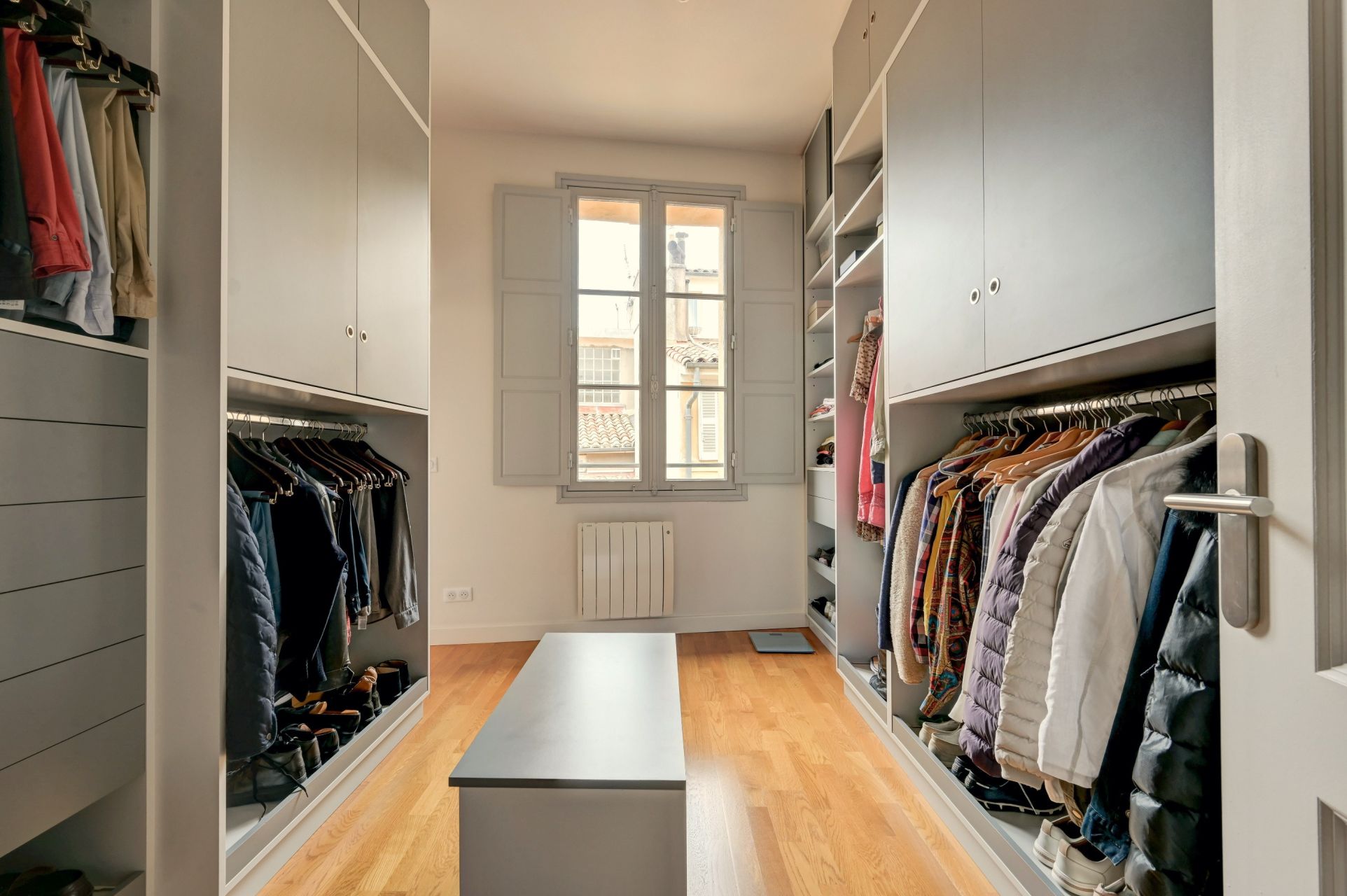 luxury apartment 5 Rooms for sale on AIX EN PROVENCE (13100)