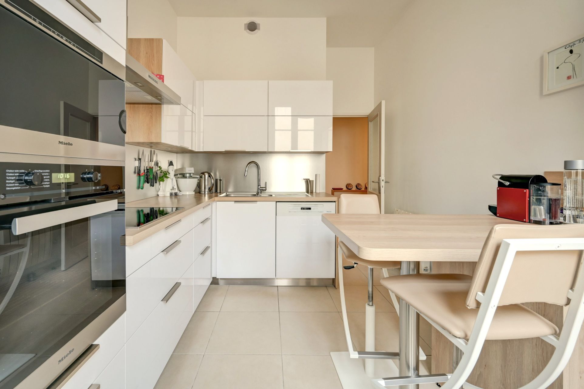 luxury apartment 5 Rooms for sale on AIX EN PROVENCE (13100)