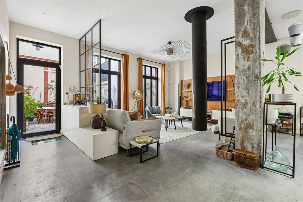 luxury house 6 Rooms for sale on ST GERMAIN EN LAYE (78100)