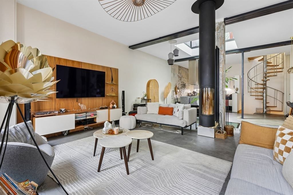 luxury house 6 Rooms for sale on ST GERMAIN EN LAYE (78100)