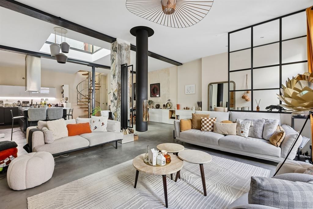 luxury house 6 Rooms for sale on ST GERMAIN EN LAYE (78100)