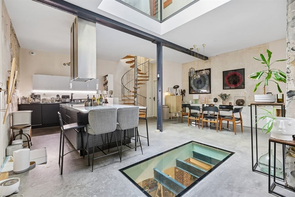 luxury house 6 Rooms for sale on ST GERMAIN EN LAYE (78100)