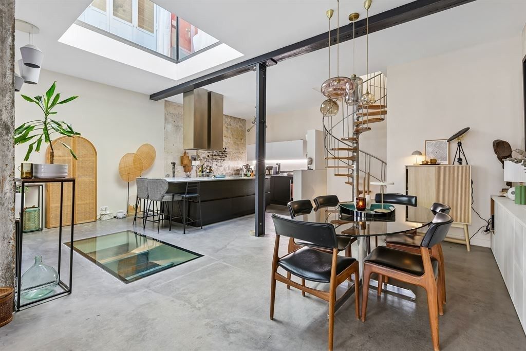 luxury house 6 Rooms for sale on ST GERMAIN EN LAYE (78100)