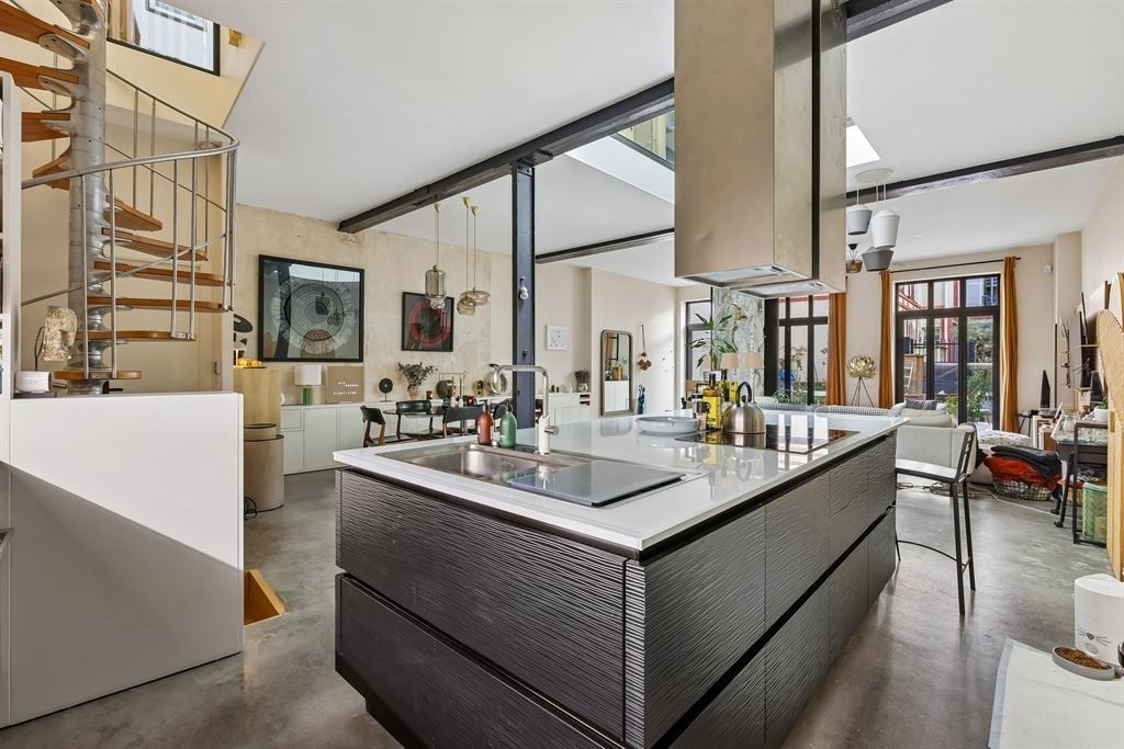 luxury house 6 Rooms for sale on ST GERMAIN EN LAYE (78100)