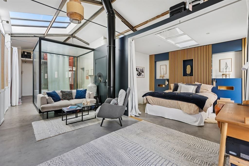 luxury house 6 Rooms for sale on ST GERMAIN EN LAYE (78100)