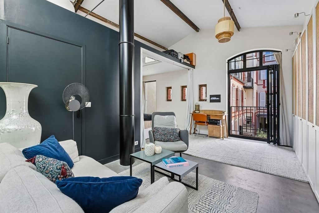 luxury house 6 Rooms for sale on ST GERMAIN EN LAYE (78100)