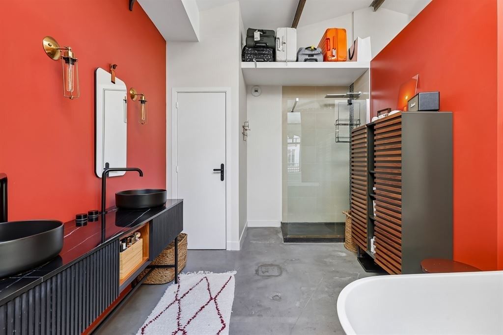 luxury house 6 Rooms for sale on ST GERMAIN EN LAYE (78100)