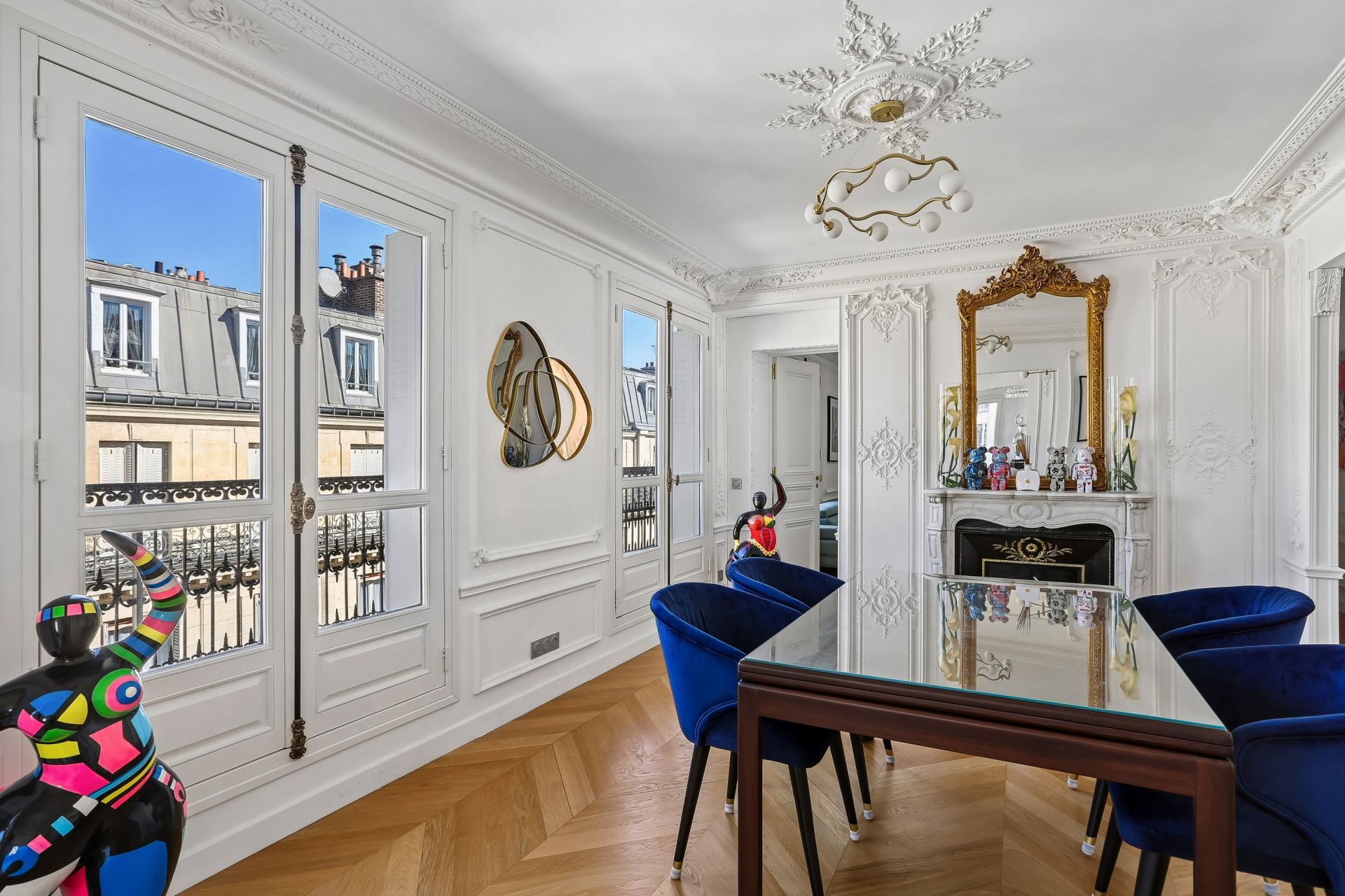 luxury apartment 5 Rooms for sale on PARIS (75008)