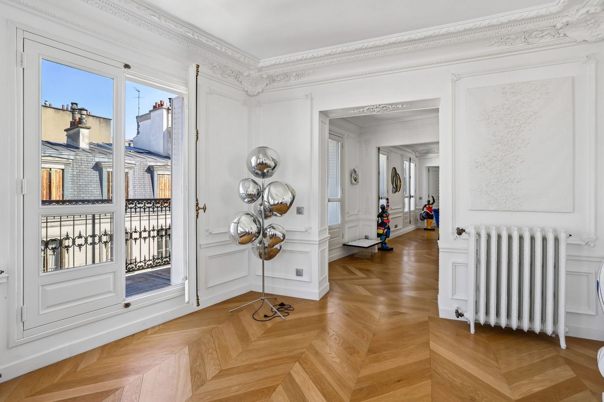luxury apartment 5 Rooms for sale on PARIS (75008)