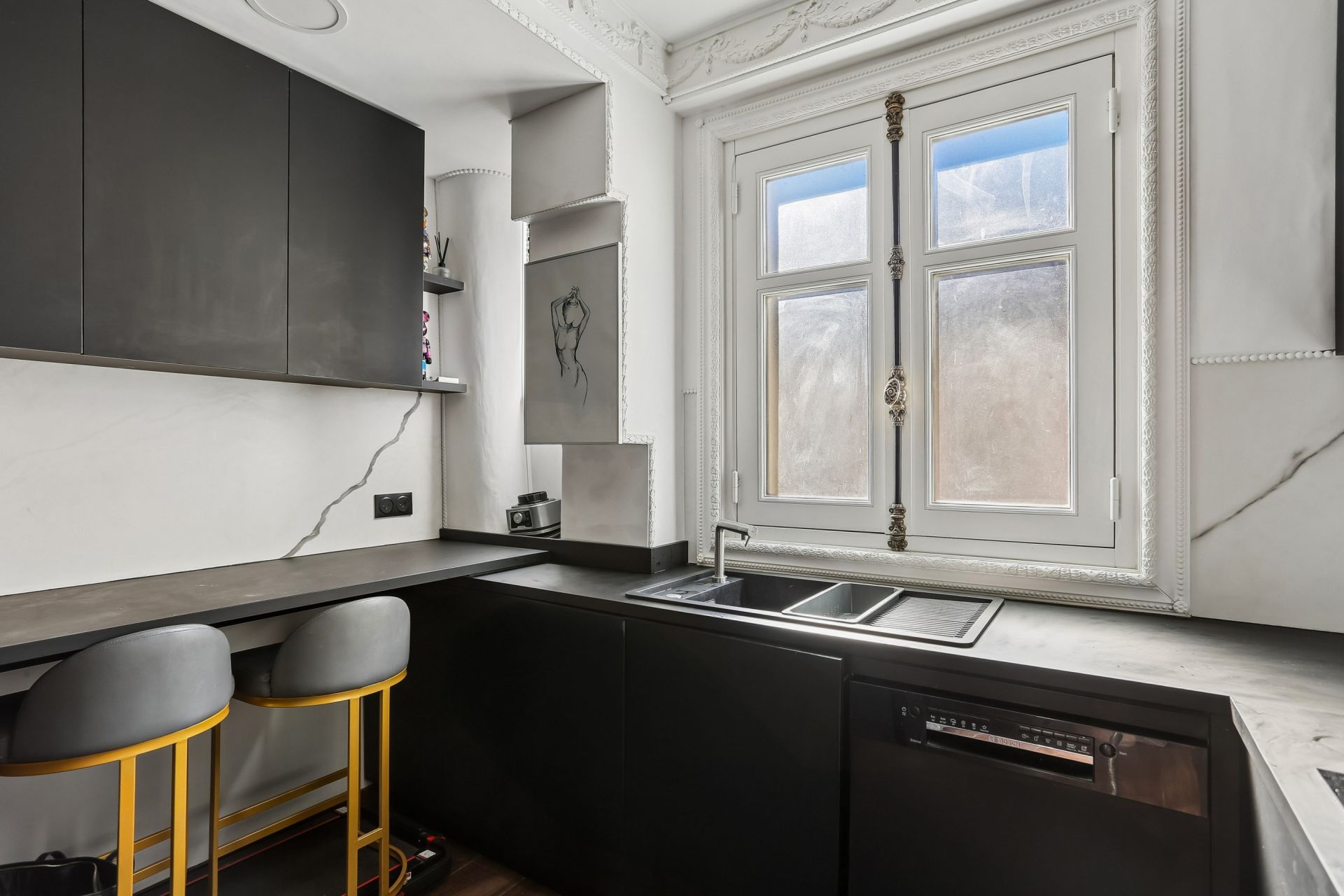 luxury apartment 5 Rooms for sale on PARIS (75008)