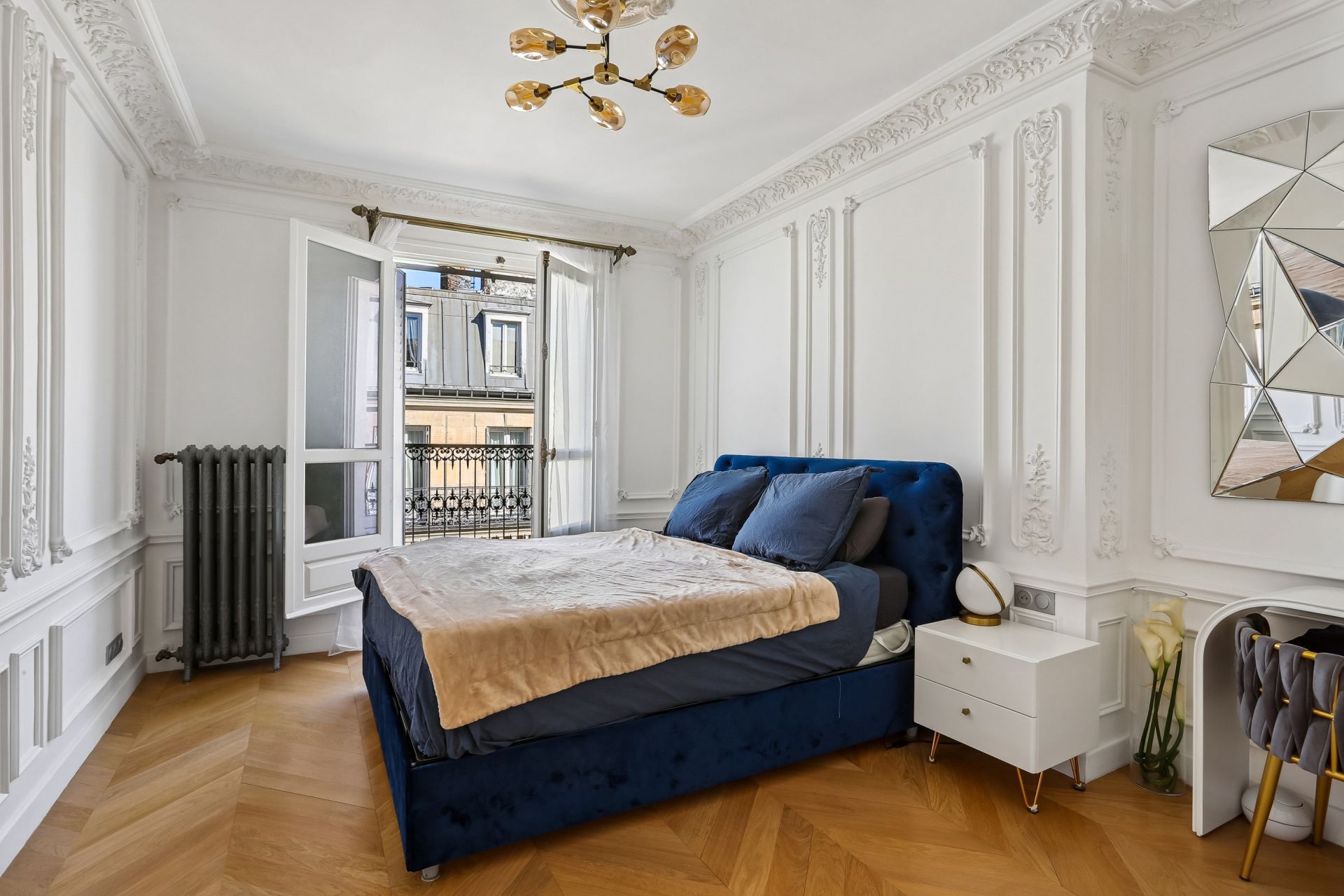 luxury apartment 5 Rooms for sale on PARIS (75008)