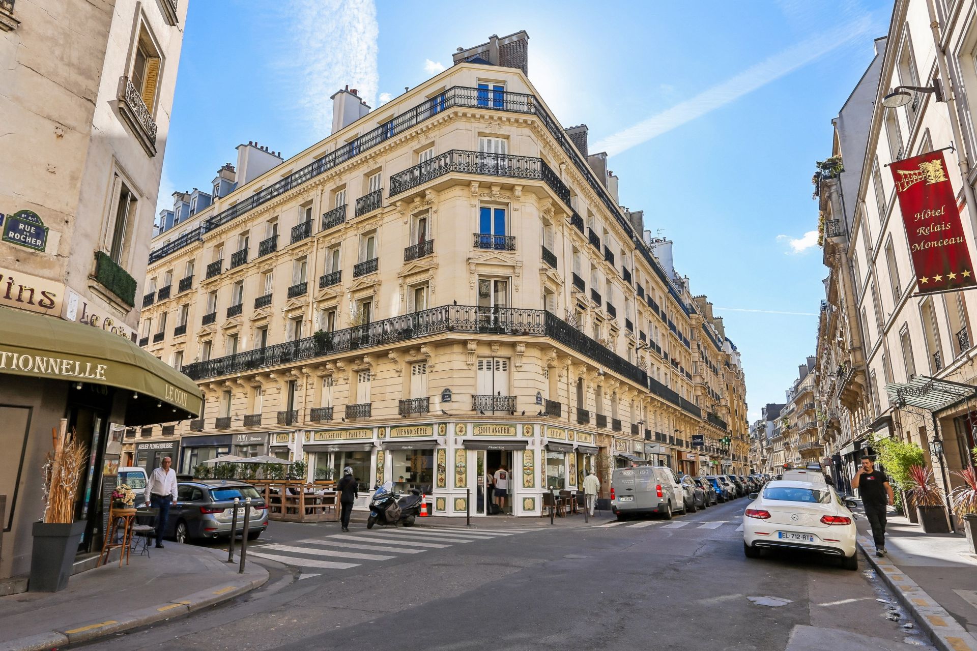 luxury apartment 5 Rooms for sale on PARIS (75008)