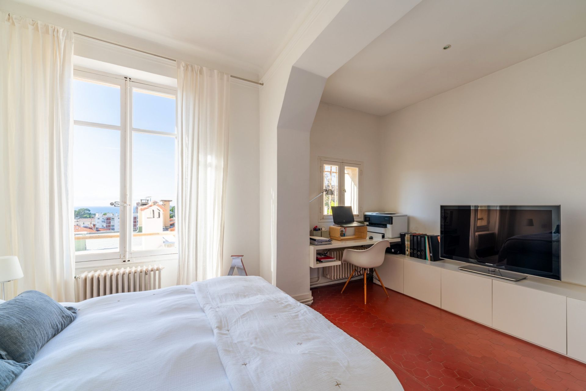 luxury house 3 Rooms for sale on MARSEILLE (13007)