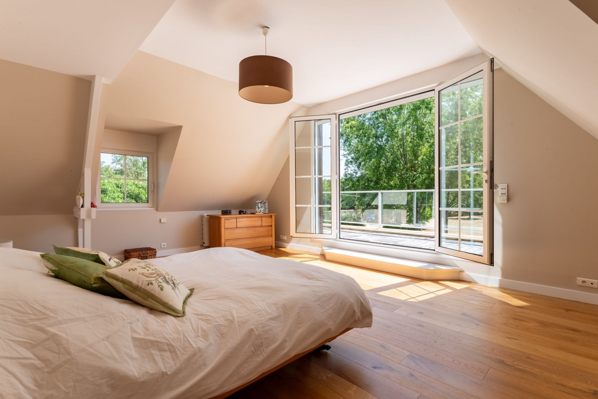luxury house 8 Rooms for sale on ST VIGOR (27930)