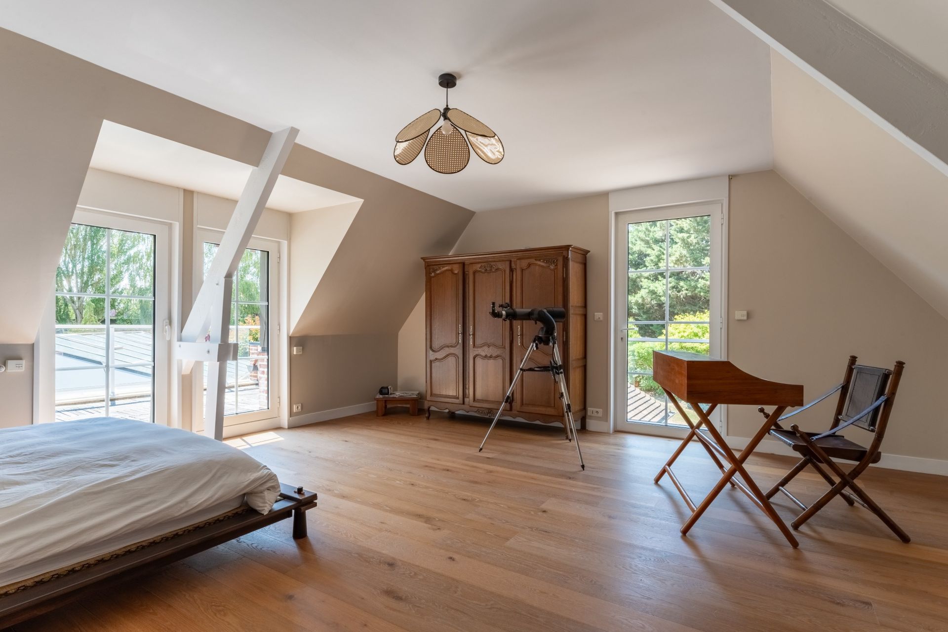 luxury house 8 Rooms for sale on ST VIGOR (27930)