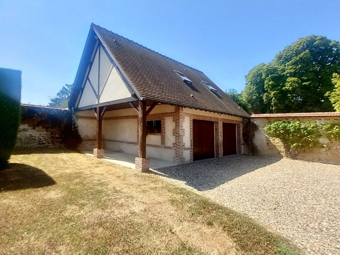 luxury house 8 Rooms for sale on ST VIGOR (27930)
