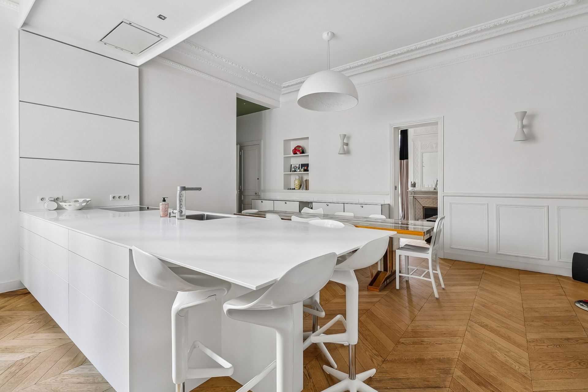 luxury apartment 5 Rooms for sale on PARIS (75016)