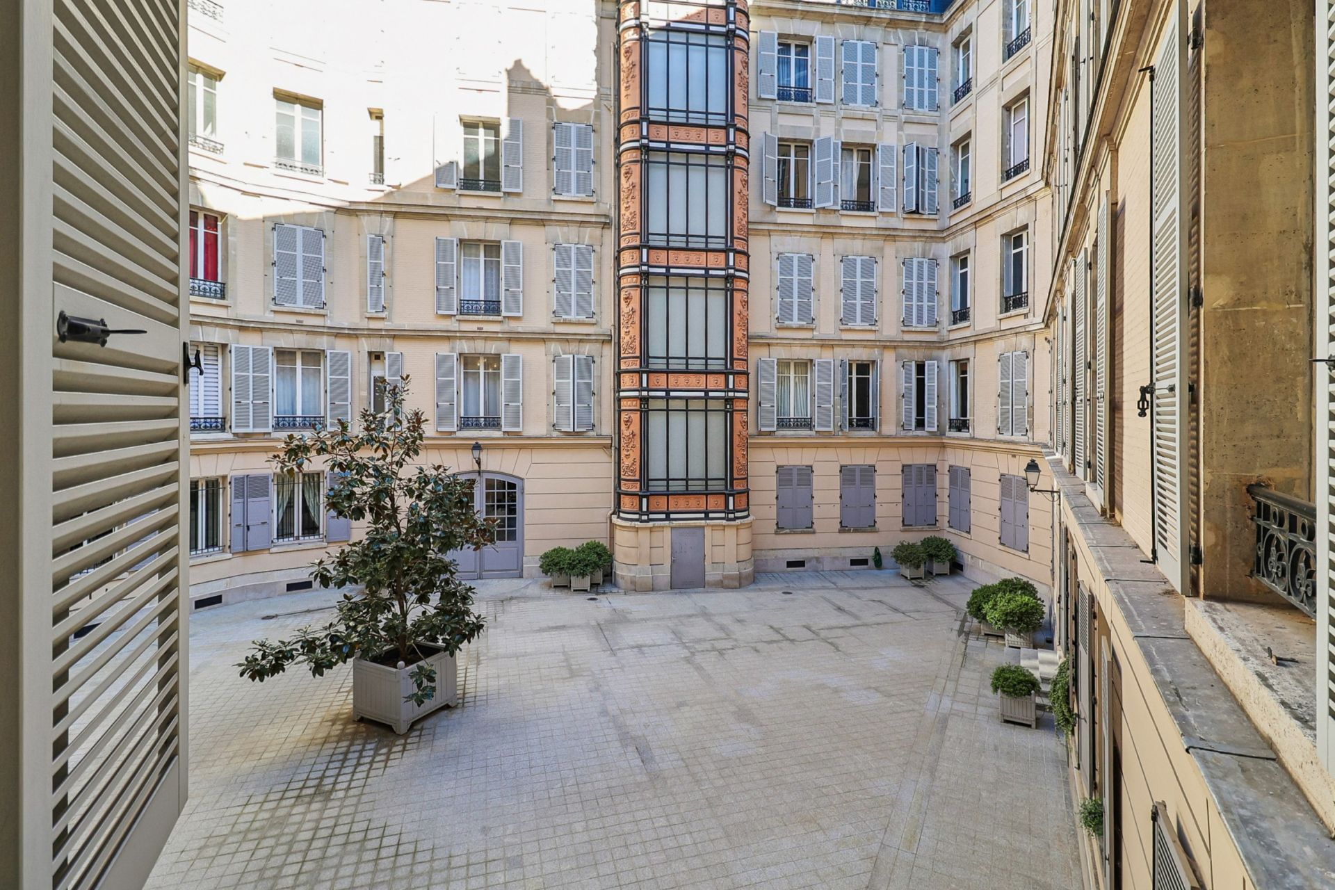luxury apartment 5 Rooms for sale on PARIS (75016)
