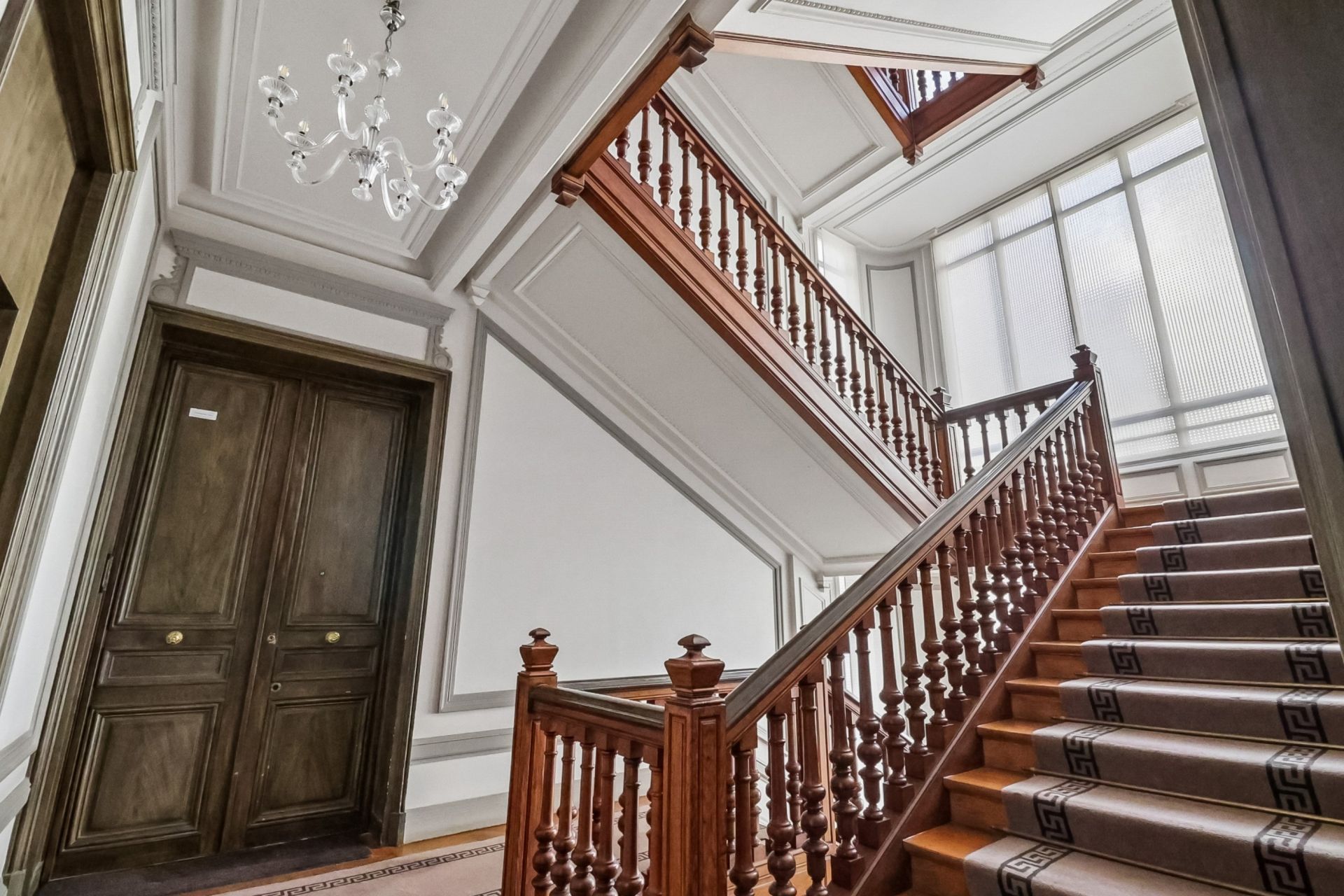 luxury apartment 5 Rooms for sale on PARIS (75016)