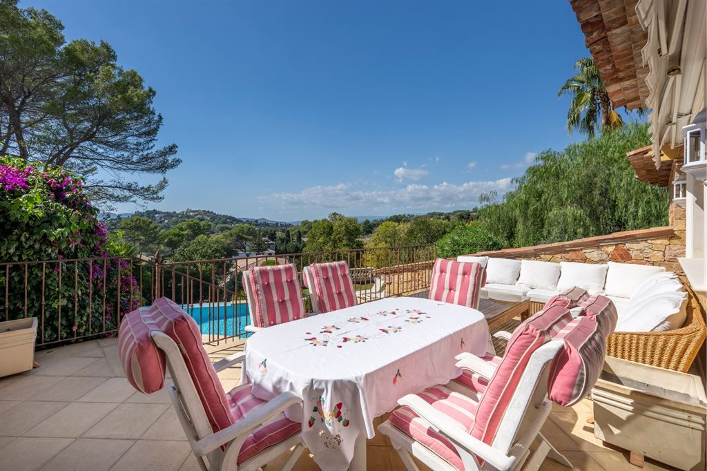 luxury provencale house 7 Rooms for sale on MOUGINS (06250)