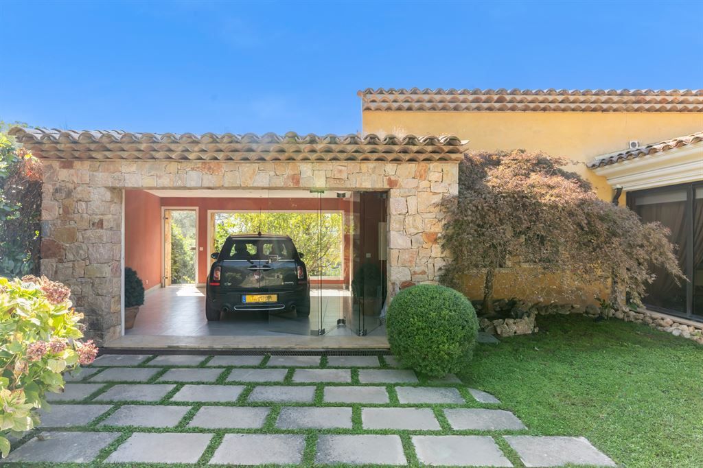 luxury provencale house 7 Rooms for sale on MOUGINS (06250)