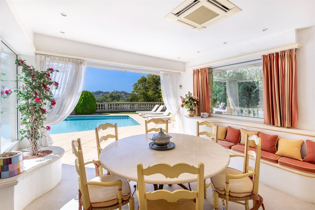 luxury provencale house 7 Rooms for sale on MOUGINS (06250)