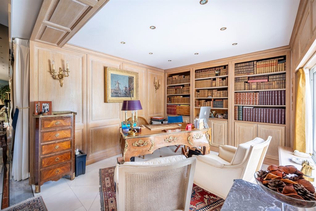 luxury provencale house 7 Rooms for sale on MOUGINS (06250)