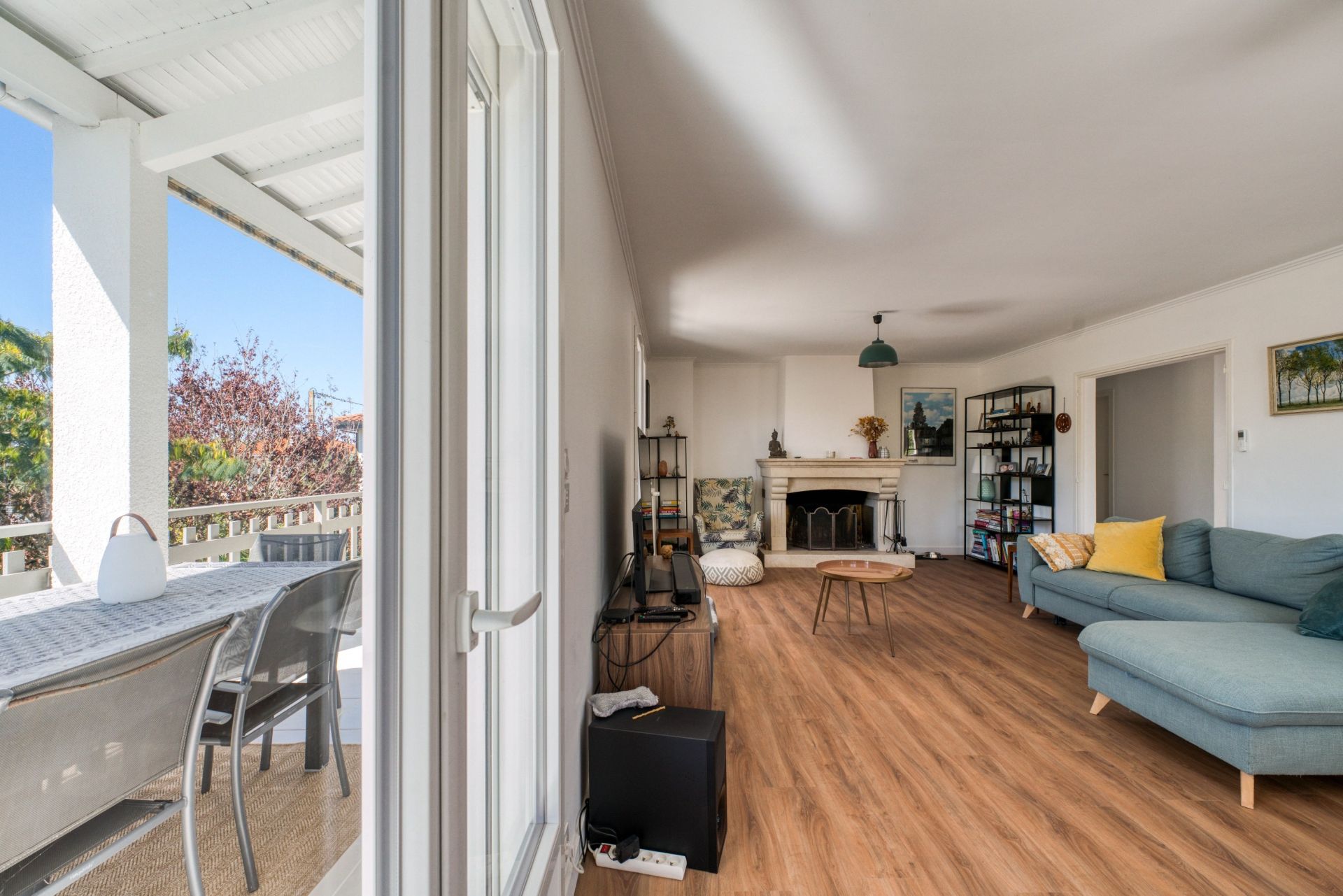 luxury house 8 Rooms for sale on VAUX SUR MER (17640)