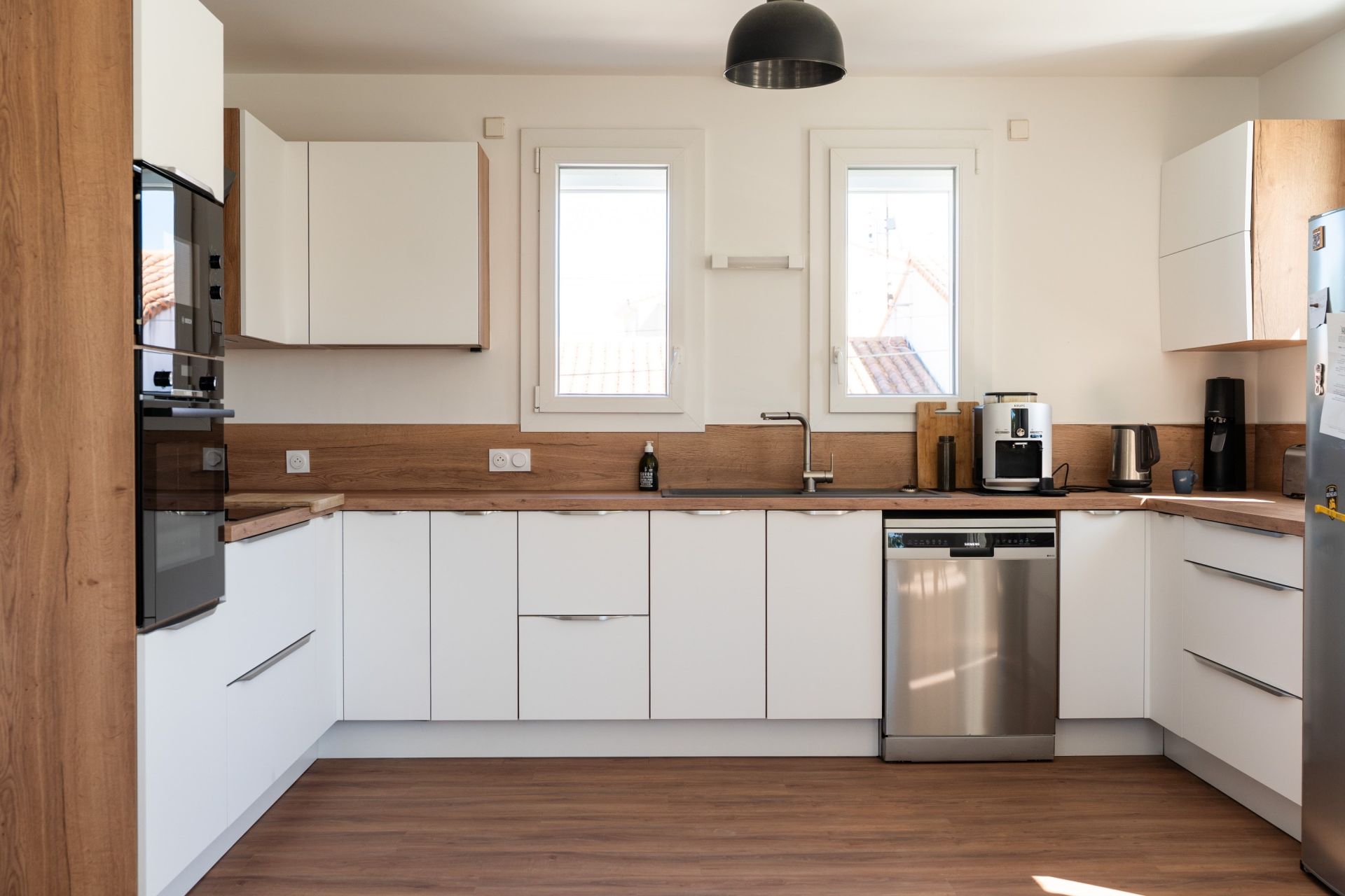 luxury house 8 Rooms for sale on VAUX SUR MER (17640)