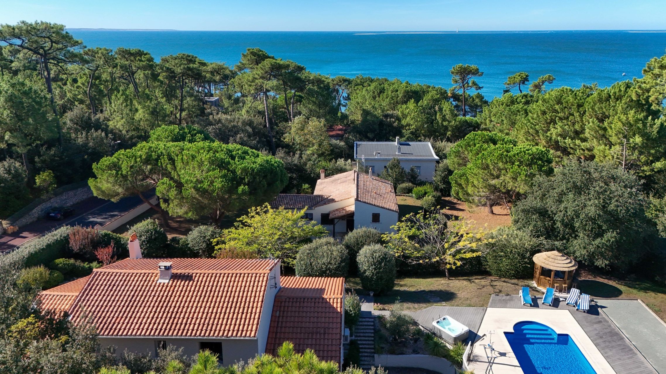 luxury house 6 Rooms for sale on ST PALAIS SUR MER (17420)
