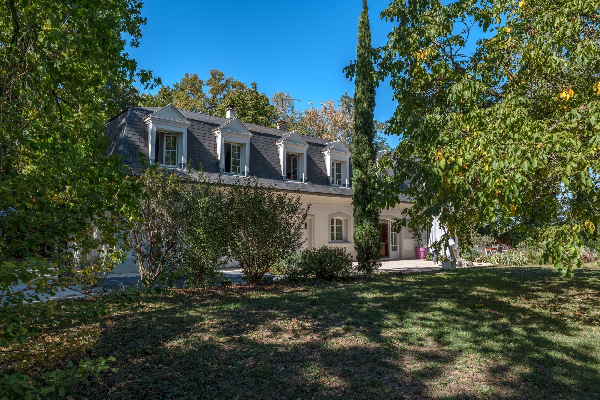 luxury house 7 Rooms for sale on ST GENIS LAVAL (69230)