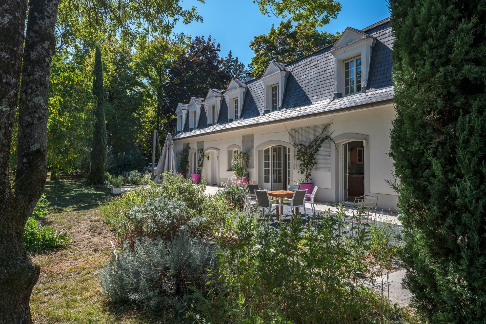luxury house 7 Rooms for sale on ST GENIS LAVAL (69230)