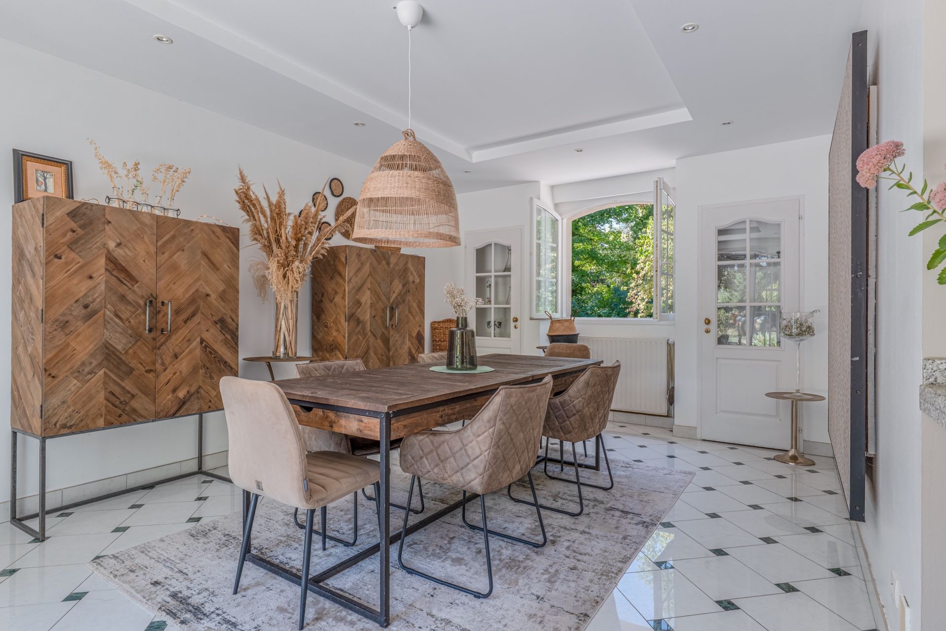 luxury house 7 Rooms for sale on ST GENIS LAVAL (69230)