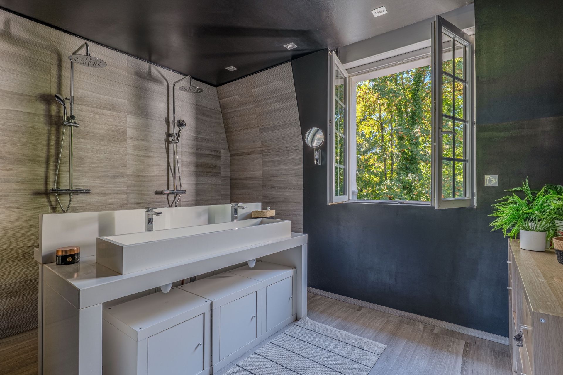 luxury house 7 Rooms for sale on ST GENIS LAVAL (69230)