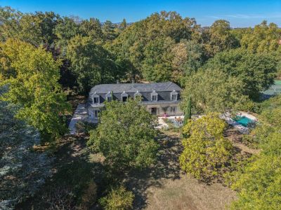 Sale Luxury house Saint-Genis-Laval 7&nbsp;Rooms 240&nbsp;m²