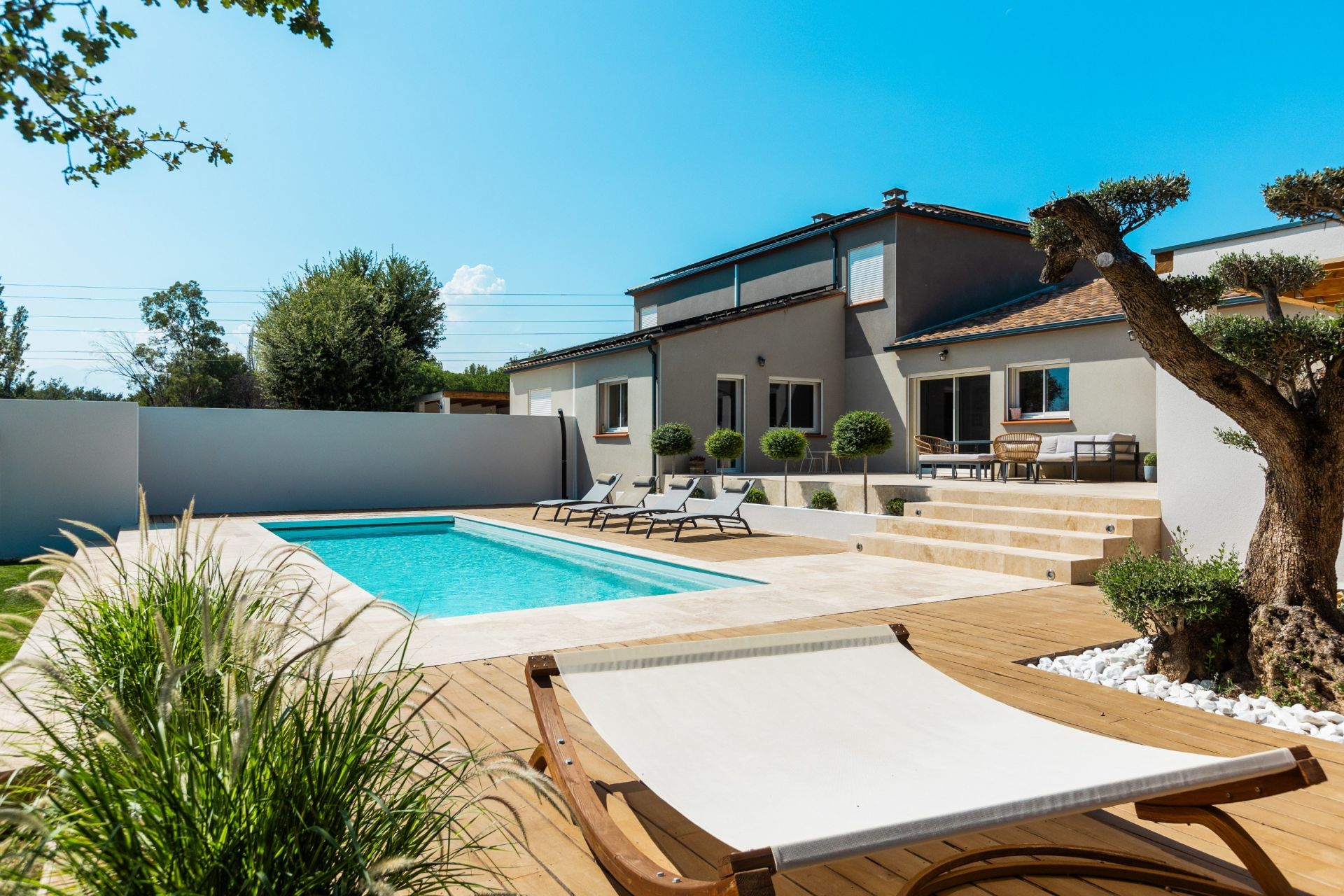 luxury house 9 Rooms for sale on LE SOLER (66270)