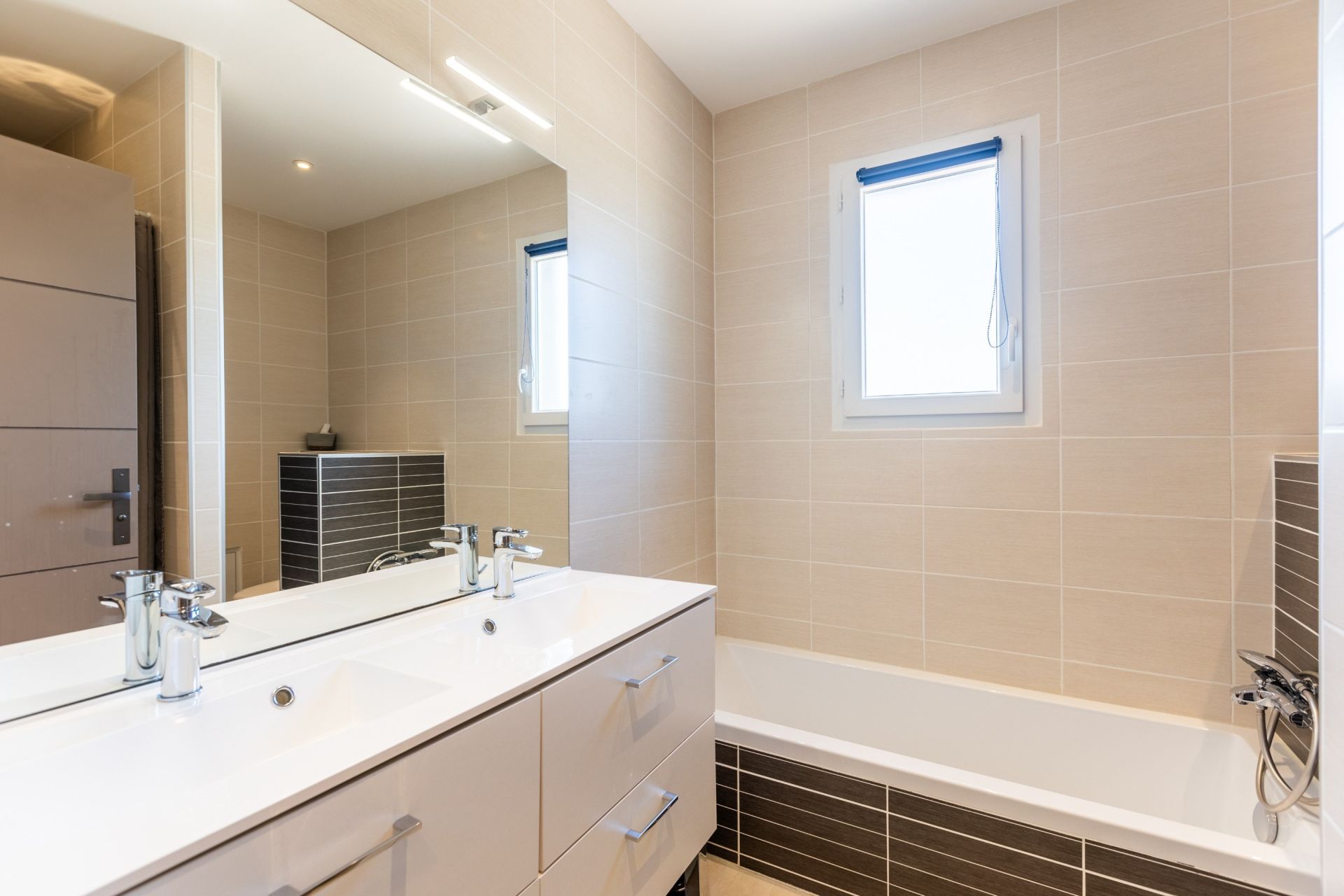 luxury house 9 Rooms for sale on LE SOLER (66270)