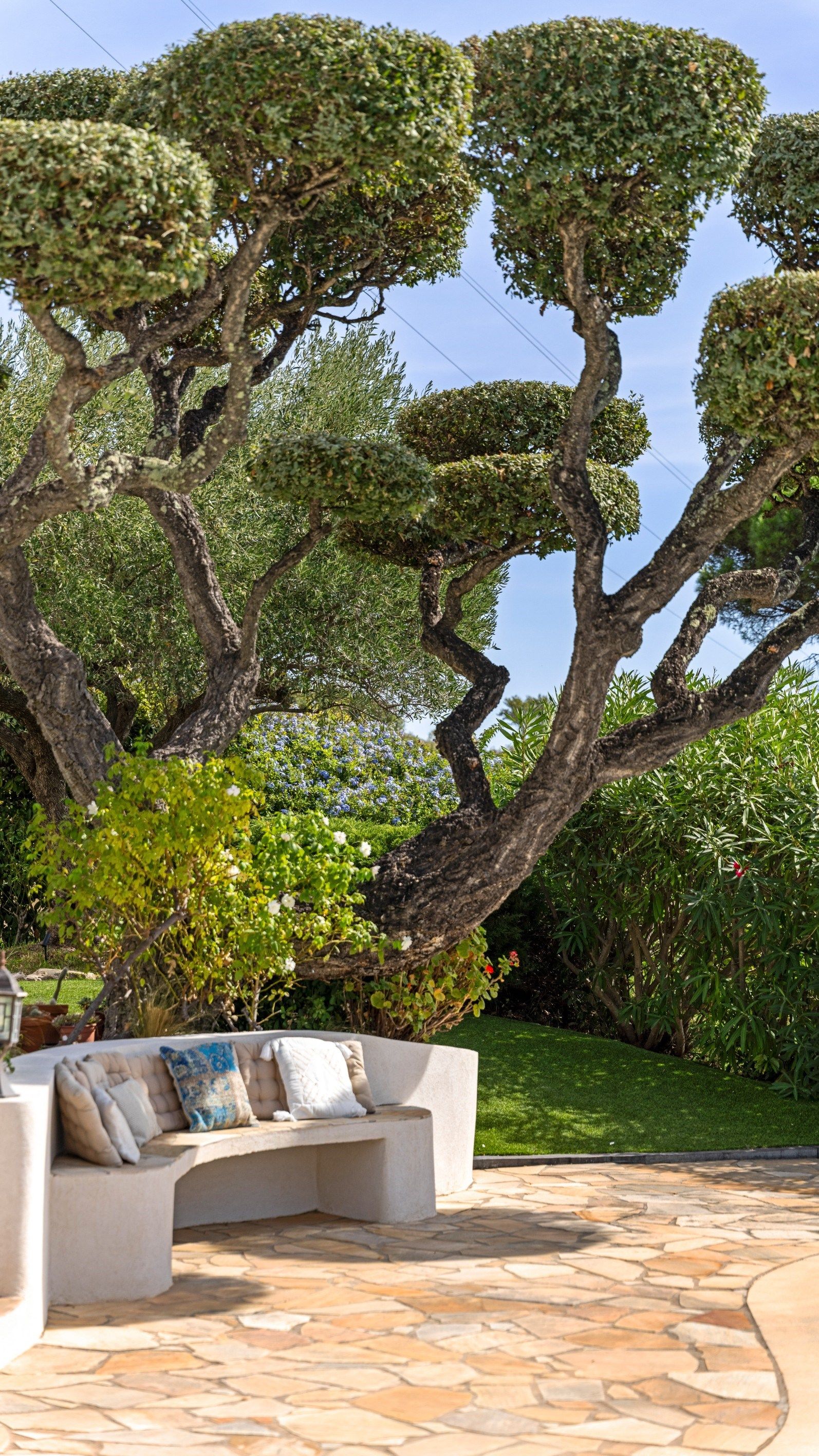 luxury villa 5 Rooms for sale on STE MAXIME (83120)