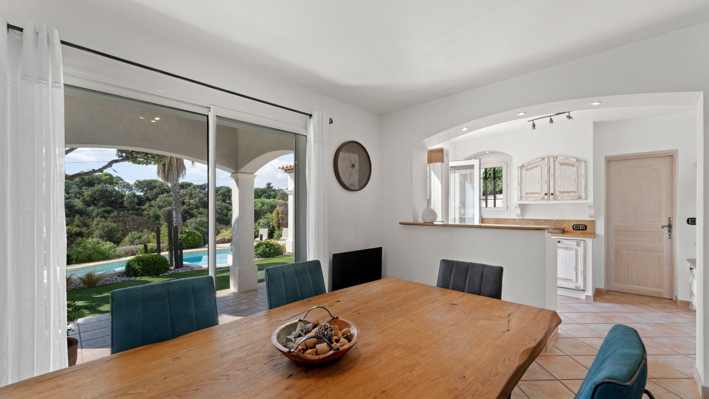 luxury villa 5 Rooms for sale on STE MAXIME (83120)