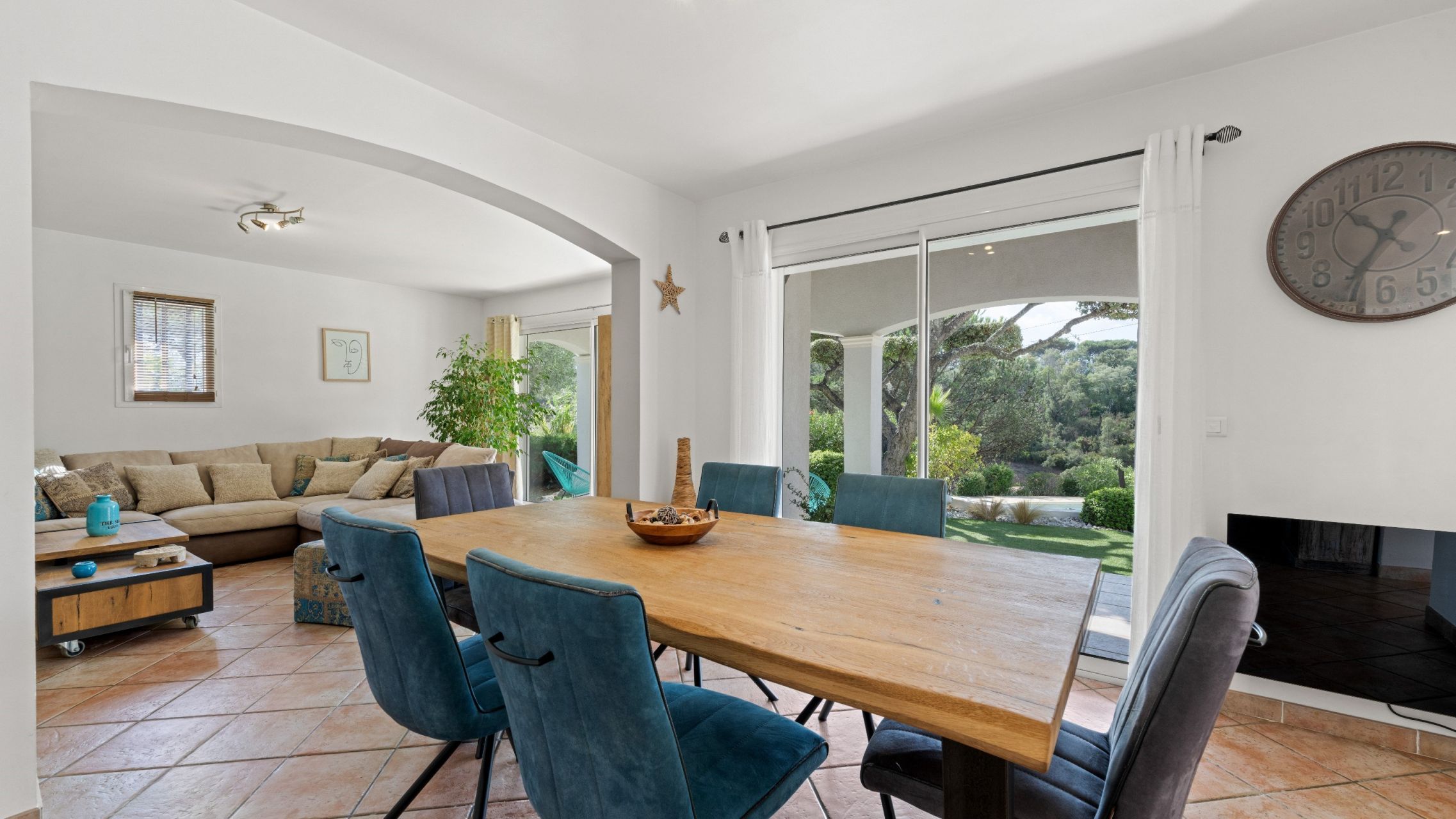 luxury villa 5 Rooms for sale on STE MAXIME (83120)
