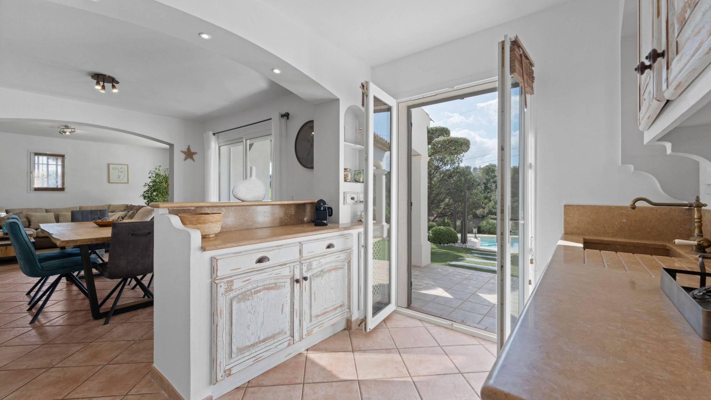 luxury villa 5 Rooms for sale on STE MAXIME (83120)