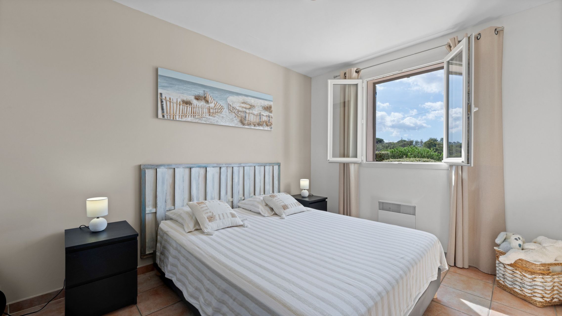 luxury villa 5 Rooms for sale on STE MAXIME (83120)