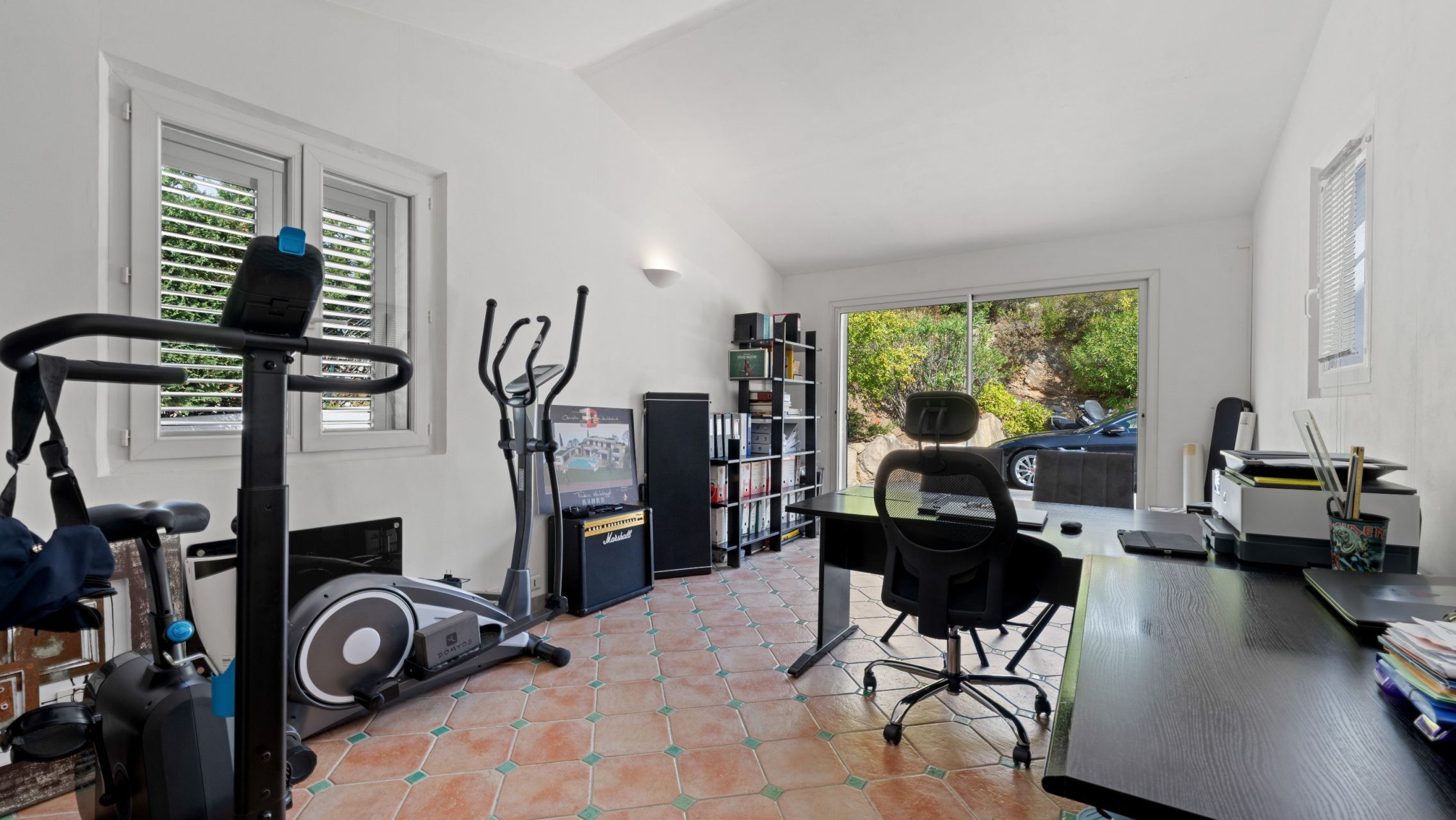 luxury villa 5 Rooms for sale on STE MAXIME (83120)