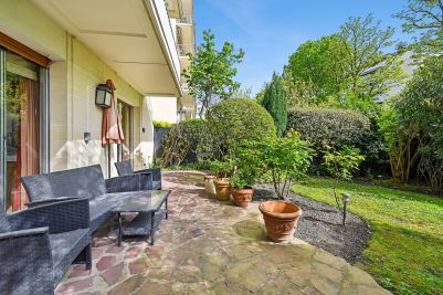 Sale Luxury apartment Neuilly-sur-Seine 5&nbsp;Rooms 192&nbsp;m²